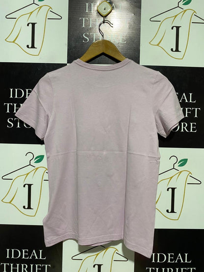 PUMA |L| BUST 18| B21| GRAPHIC LOGO ESSENTIAL T-SHIRT