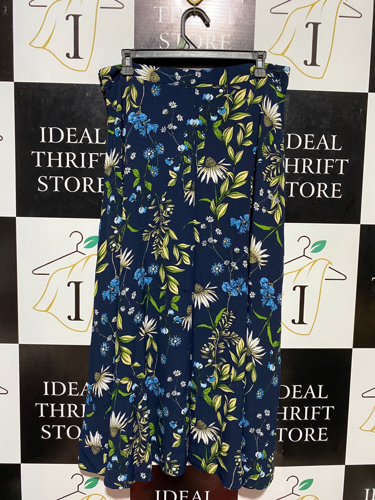 M&S |XL| WAIST 32| C2| VIBRANT FLORAL PRINT NAVY MAXI SKIRT