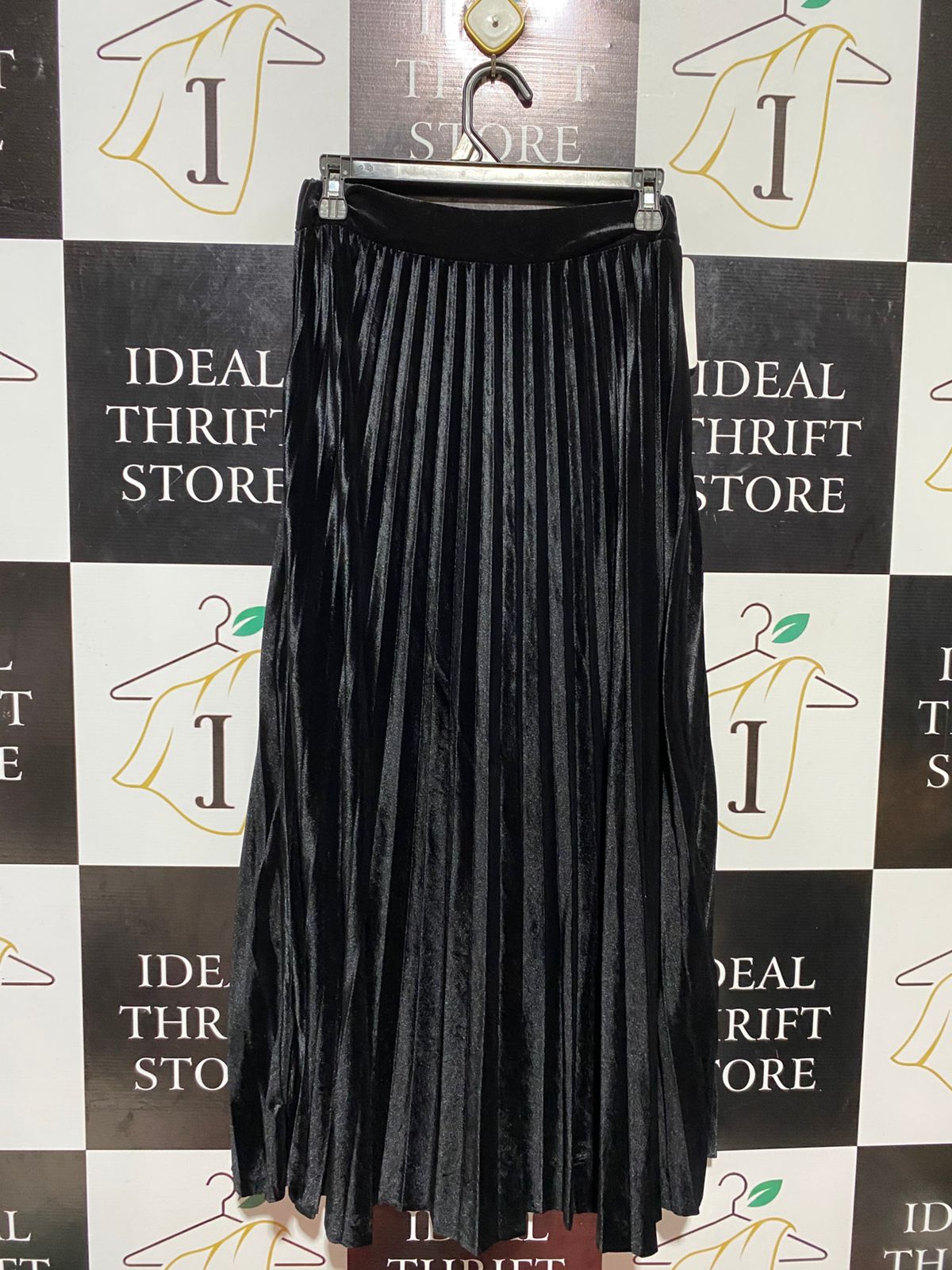 ITALY STYLE |S| WAIST 26| C2| LUXE BLACK VELVET PLEATED MIDI SKIRT