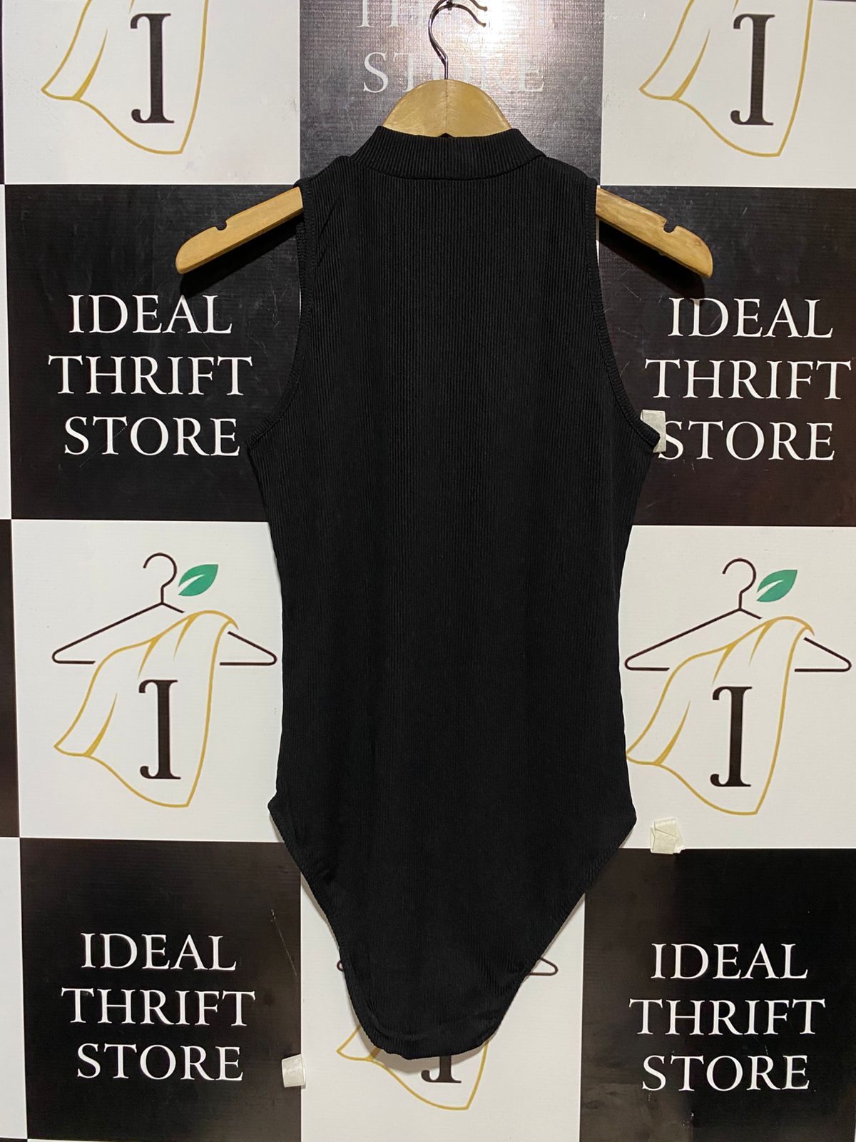 PAPAYA |S| BUST 15| B21| BLACK SLEEVELESS MOCK NECK BODYSUIT