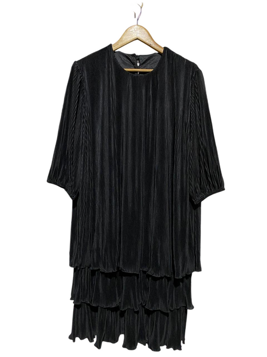 |XL| BUST 21| B22| SOPHISTICATED BLACK PLEATED TIERED MIDI DRESS