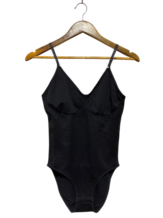 |M| BUST 14| B23| SLEEK BLACK SEAMLESS BODYSUIT WITH ADJUSTABLE STRAPS