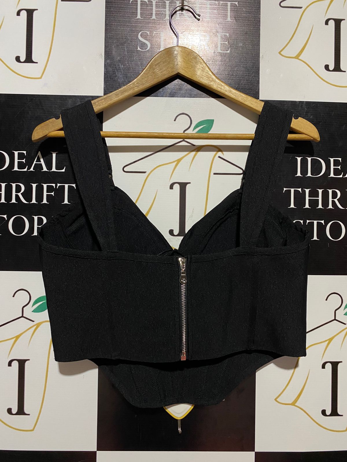 PRETTYLITTLE THING |L| BUST 18| B23| BLACK STRUCTURED CORSET CROP TOP