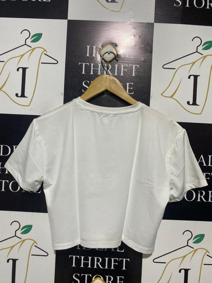 PRETTYLITTLE THING |M| BUST 18| B22| ESSENTIAL WHITE CROPPED TEE