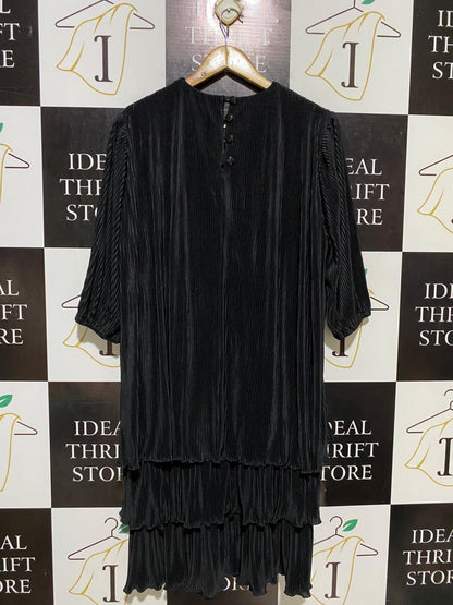 |XL| BUST 21| B22| SOPHISTICATED BLACK PLEATED TIERED MIDI DRESS
