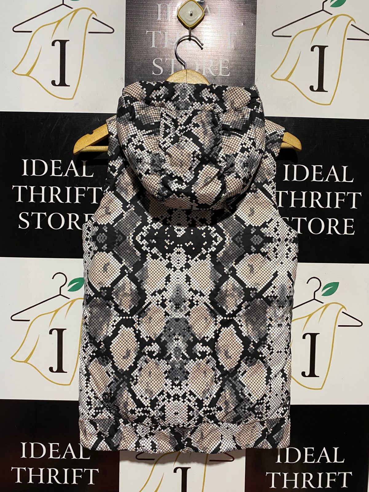 LULULEMON |M| BUST 17| GLYDE & GO PUFFER VEST - SNAKESKIN PRINT