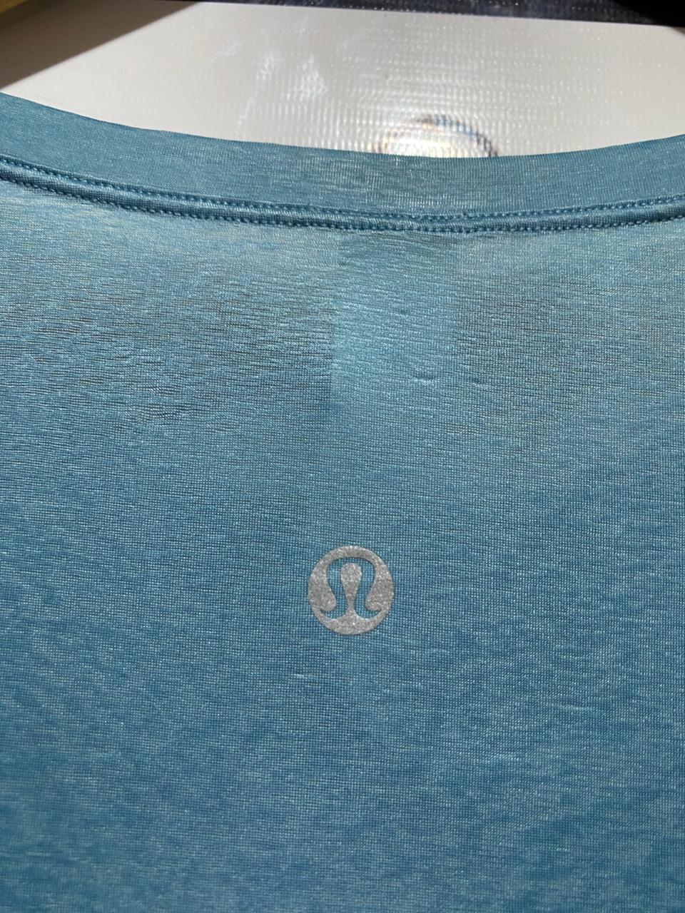 LULULEMON |M| BUST 18| RELAXED RAGLAN SLEEVE T-SHIRT IN CHAMBRAY BLUE