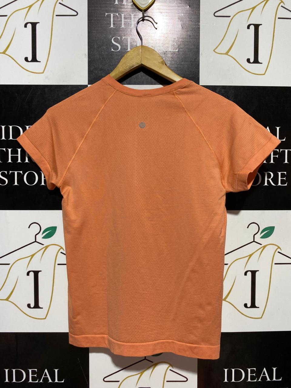 LULULEMON |M| BUST 17| SWIFTLY TECH SHORT SLEEVE T-SHIRT IN VIBRANT APRICOT