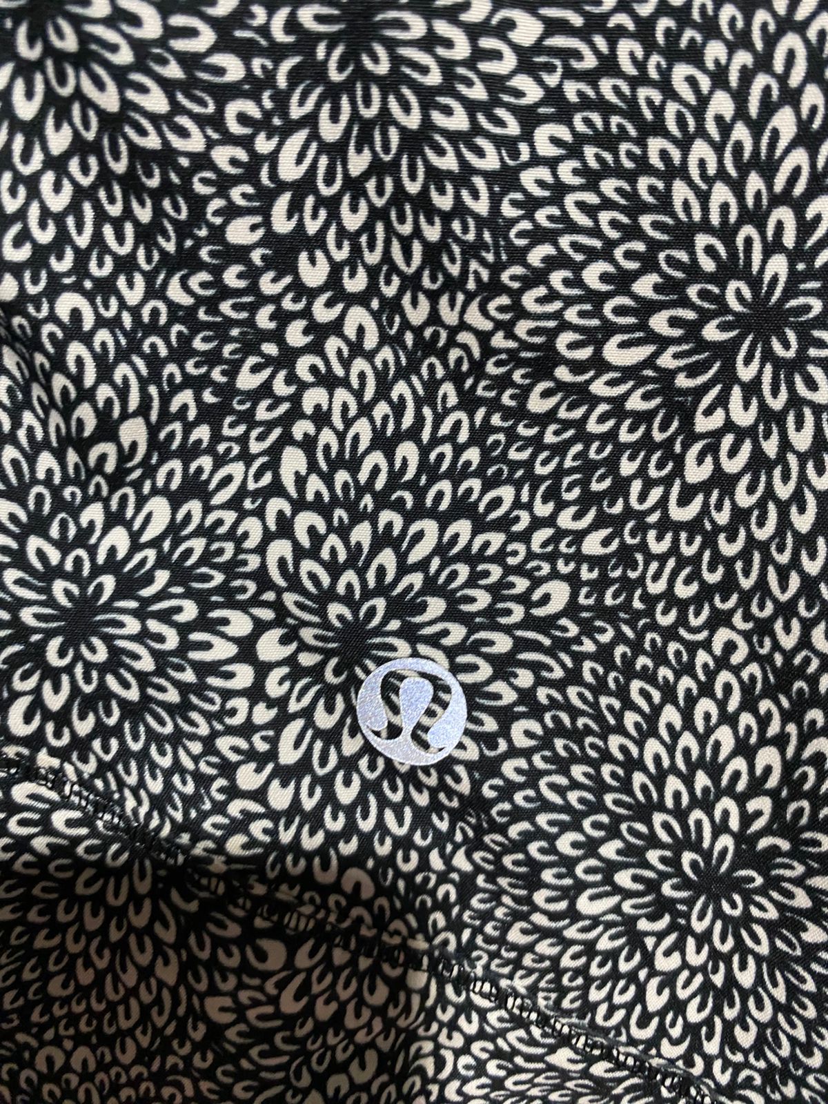 LULULEMON |M| BUST 18| SCUBA FULL-ZIP HOODIE – BLACK & WHITE FLORAL PRINT JACKET