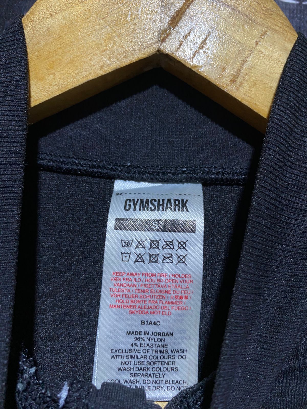 GYMSHARK |S| BUST 15| VITAL SEAMLESS  ZIP PULLOVER – BLACK ACTIVEWEAR