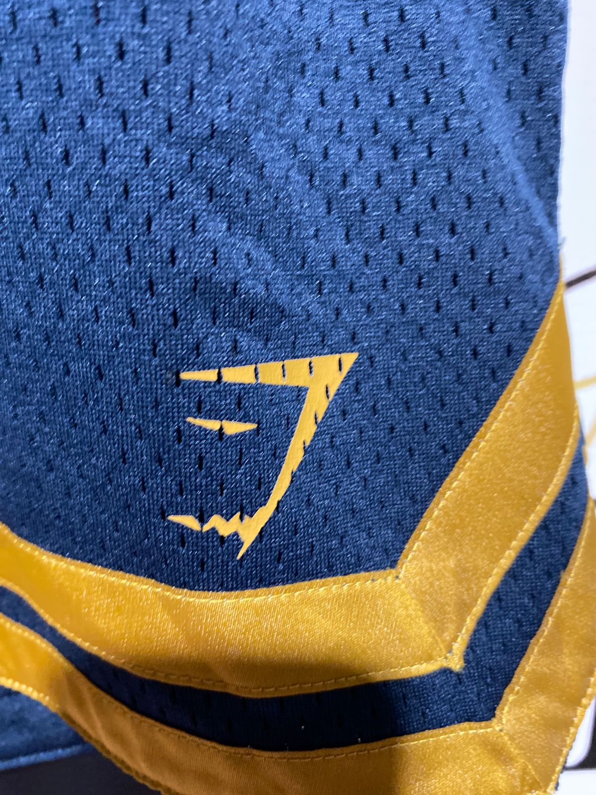 GYMSHARK | L| WAIST 32| RETRO MESH BASKETBALL SHORTS IN NAVY AND GOLD