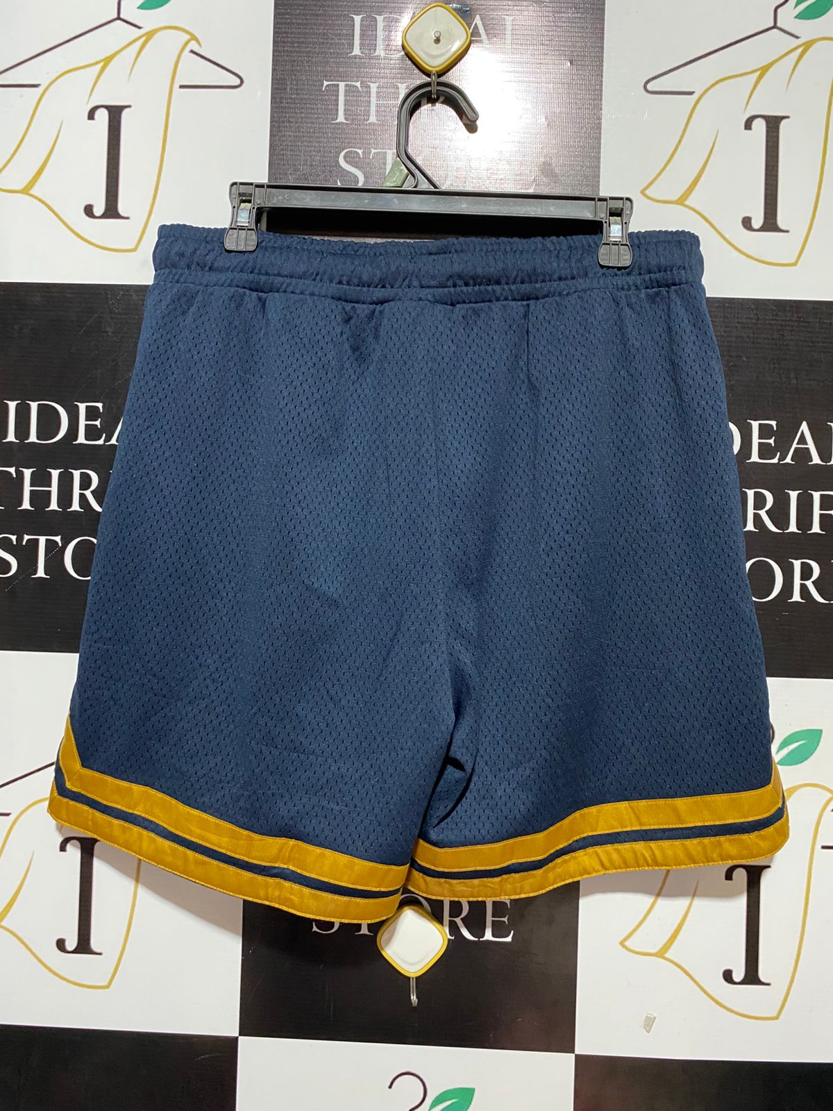 GYMSHARK | L| WAIST 32| RETRO MESH BASKETBALL SHORTS IN NAVY AND GOLD