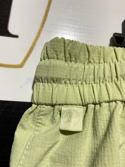 LULULEMON | XL| WAIST 34| BOWLINE SHORT 8" LIME YELLOW