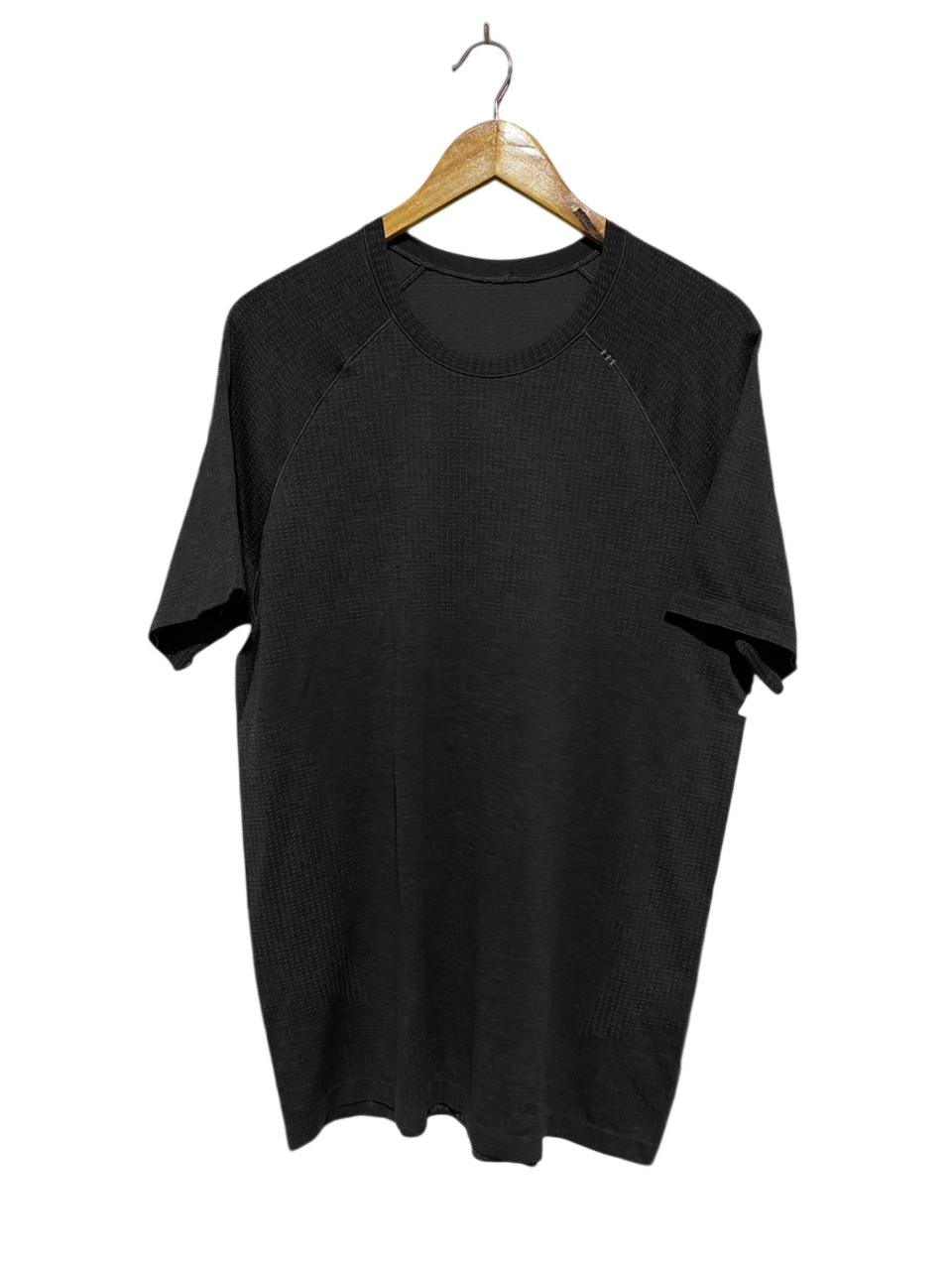 LULULEMON |L| BUST 21| METAL VENT TECH SHORT SLEEVE 2.0 - CLASSIC BLACK
