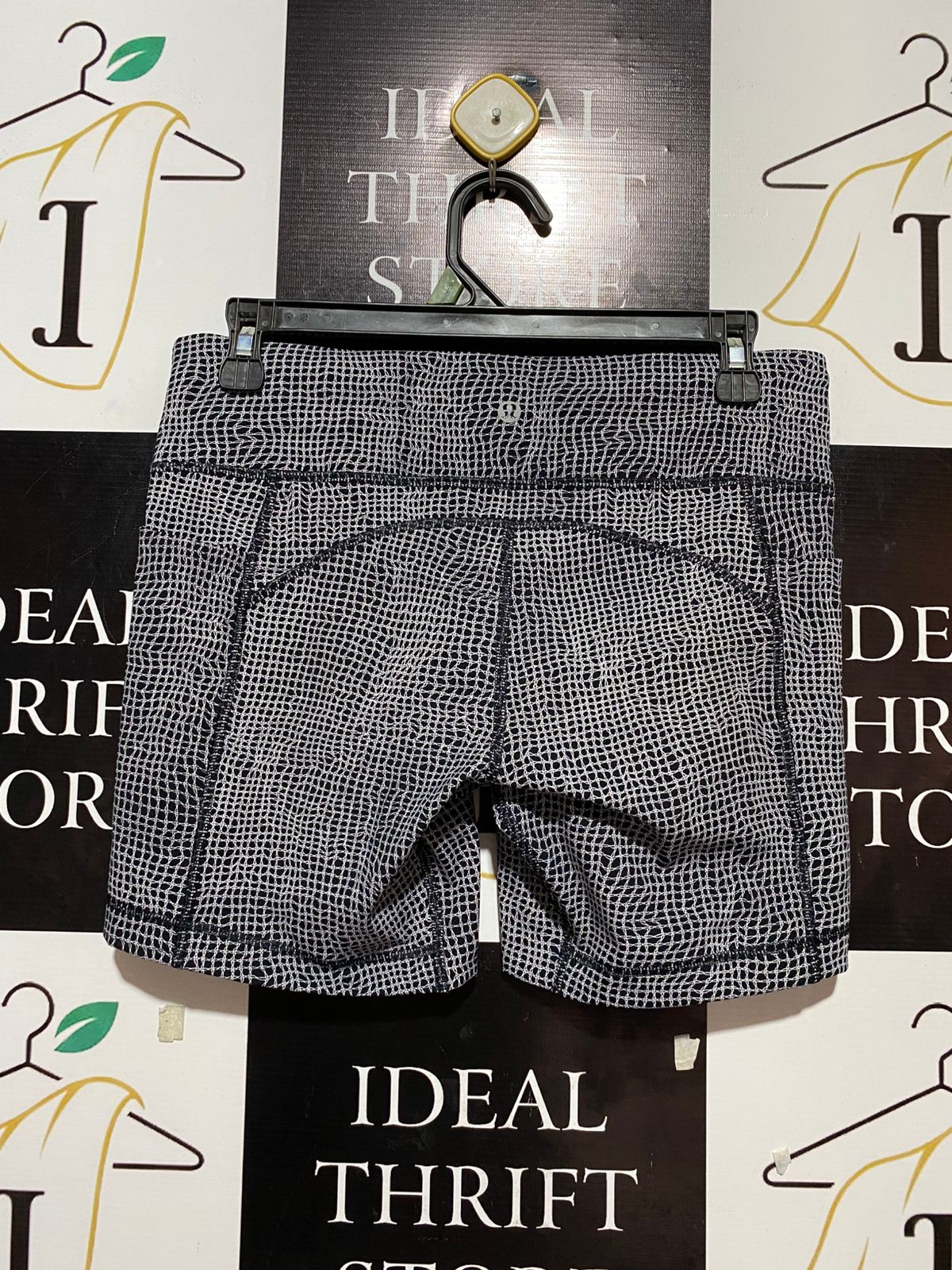 LULULEMON |M| WAIST 29| PREMIUM PATTERNED BIKER SHORTS