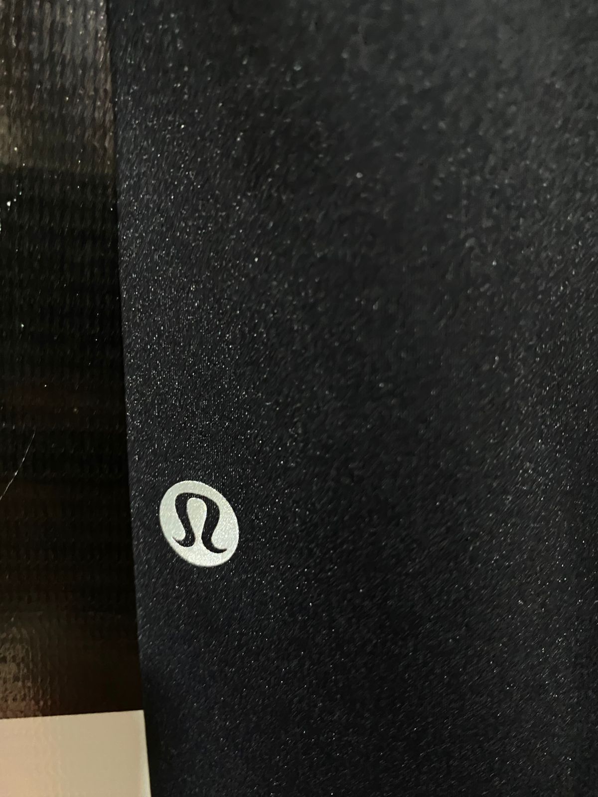 LULULEMON | XXS| WAIST 22| HIGH-RISE FAST AND FREE POCKET TIGHTS – SLEEK BLACK WITH REFLECTIVE
