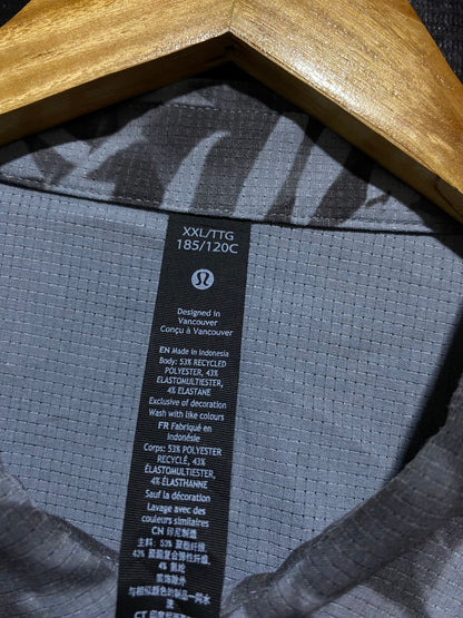 LULULEMON |XL| BUST 25| MASON PEAK SHORT SLEEVE SHIRT - GRAPHITE LEAF PRINT