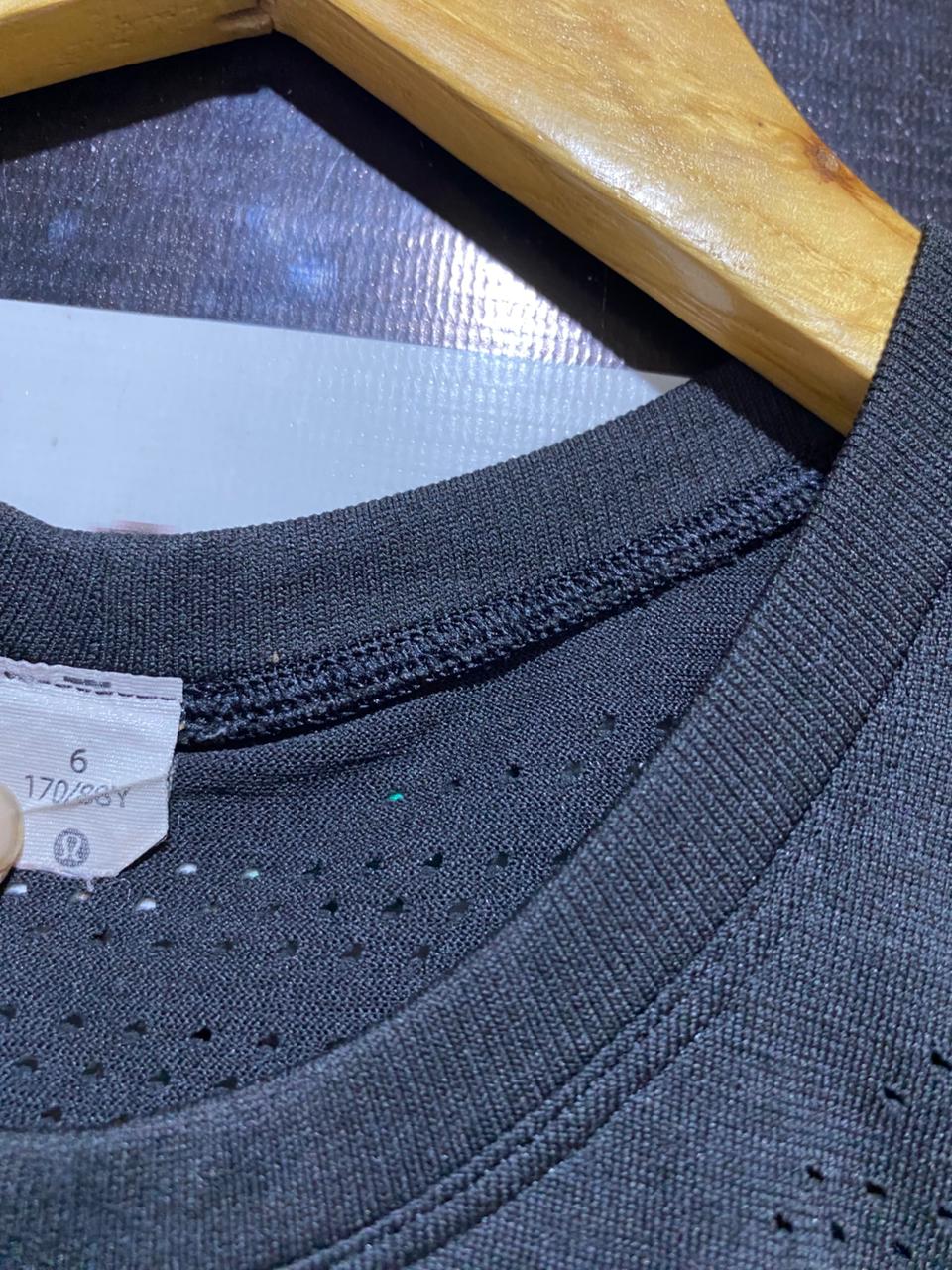 LULULEMON |M| BUST 17| SWIFTLY TECH SLEEVELESS TANK 2.0 - CLASSIC BLACK