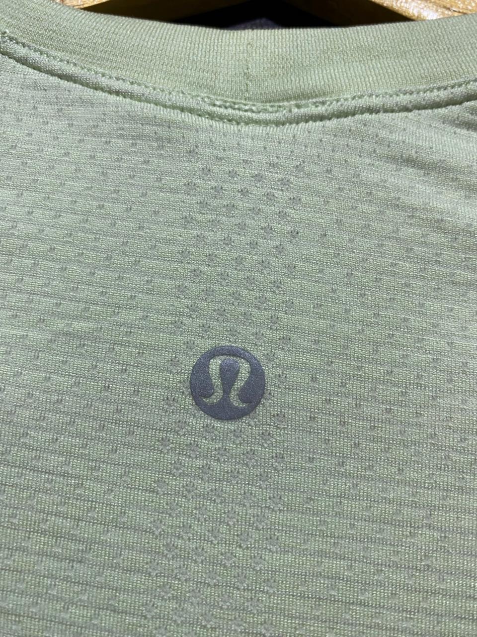 LULULEMON |XS| BUST 13| SWIFTLY TECH SHORT SLEEVE 2.0 – PALE LIME / WASHED YELLOW