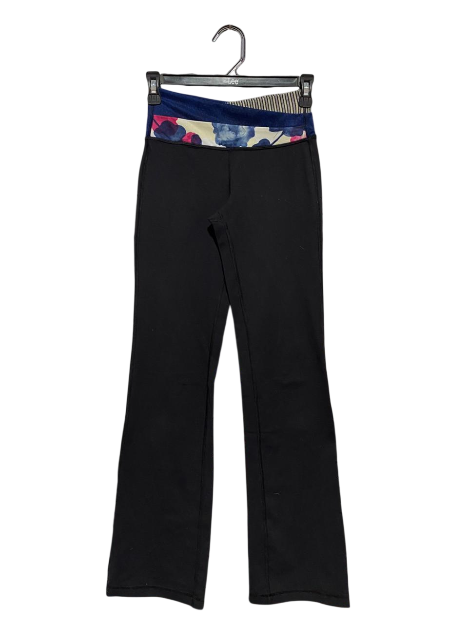 LULULEMON |XS| WAIST 23| GROOVE PANT FLARE IN BLACK WITH MULTI-PATTERN WAISTBAND