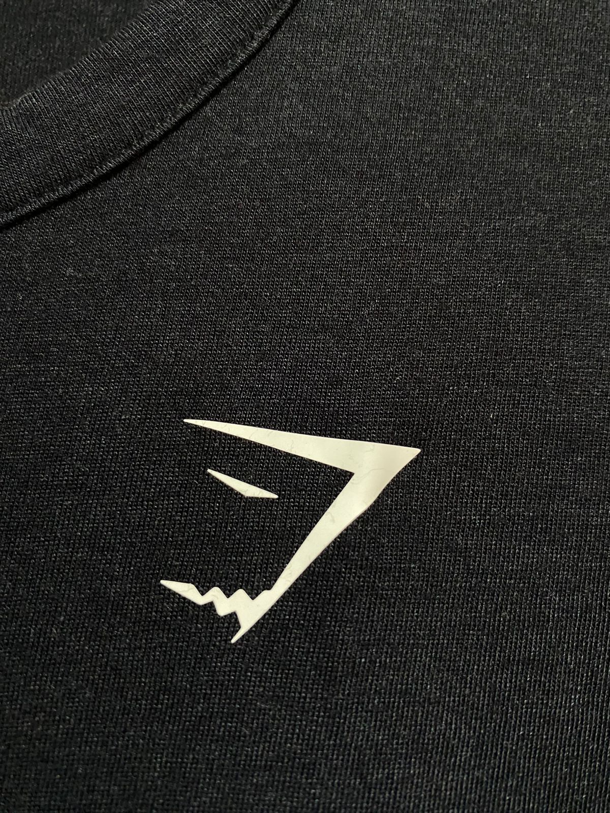 GYMSHARK |S| BUST 18| CORE ESSENTIAL BLACK TRAINING T-SHIRT