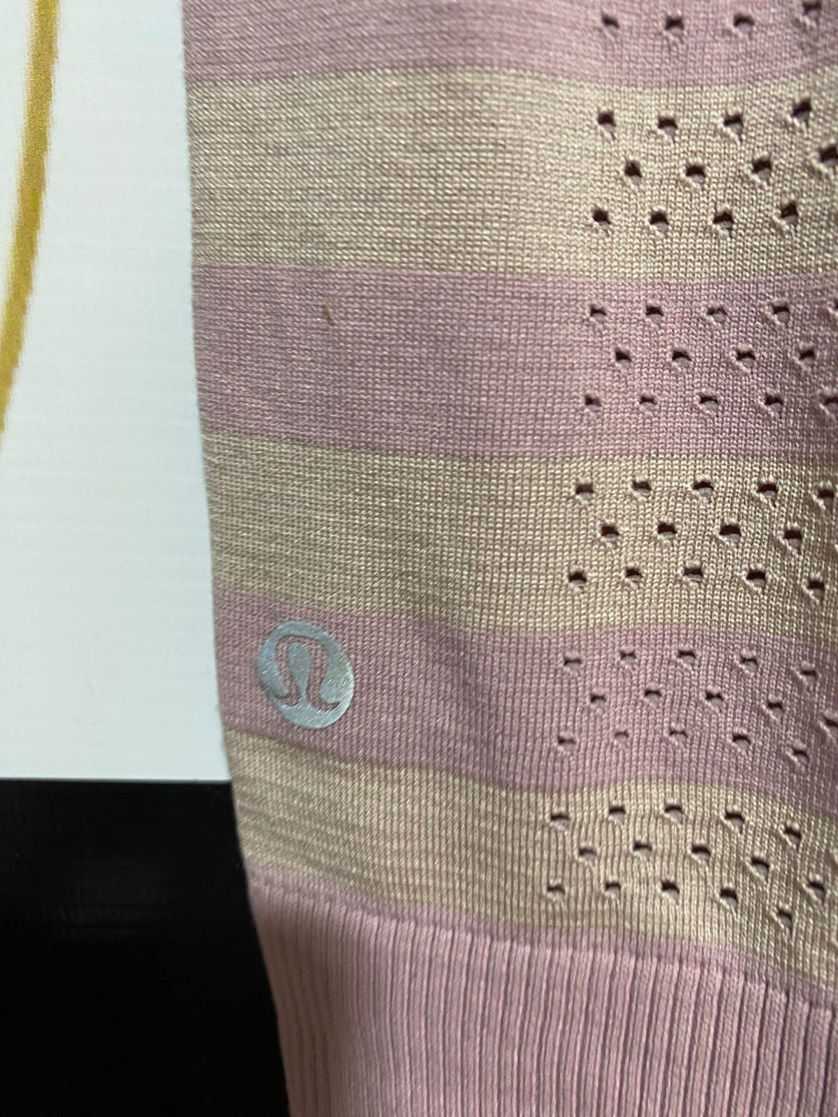 LULULEMON |S| BUST 16| SWIFTLY TECH SEAMLESS STRIPED TANK TOP