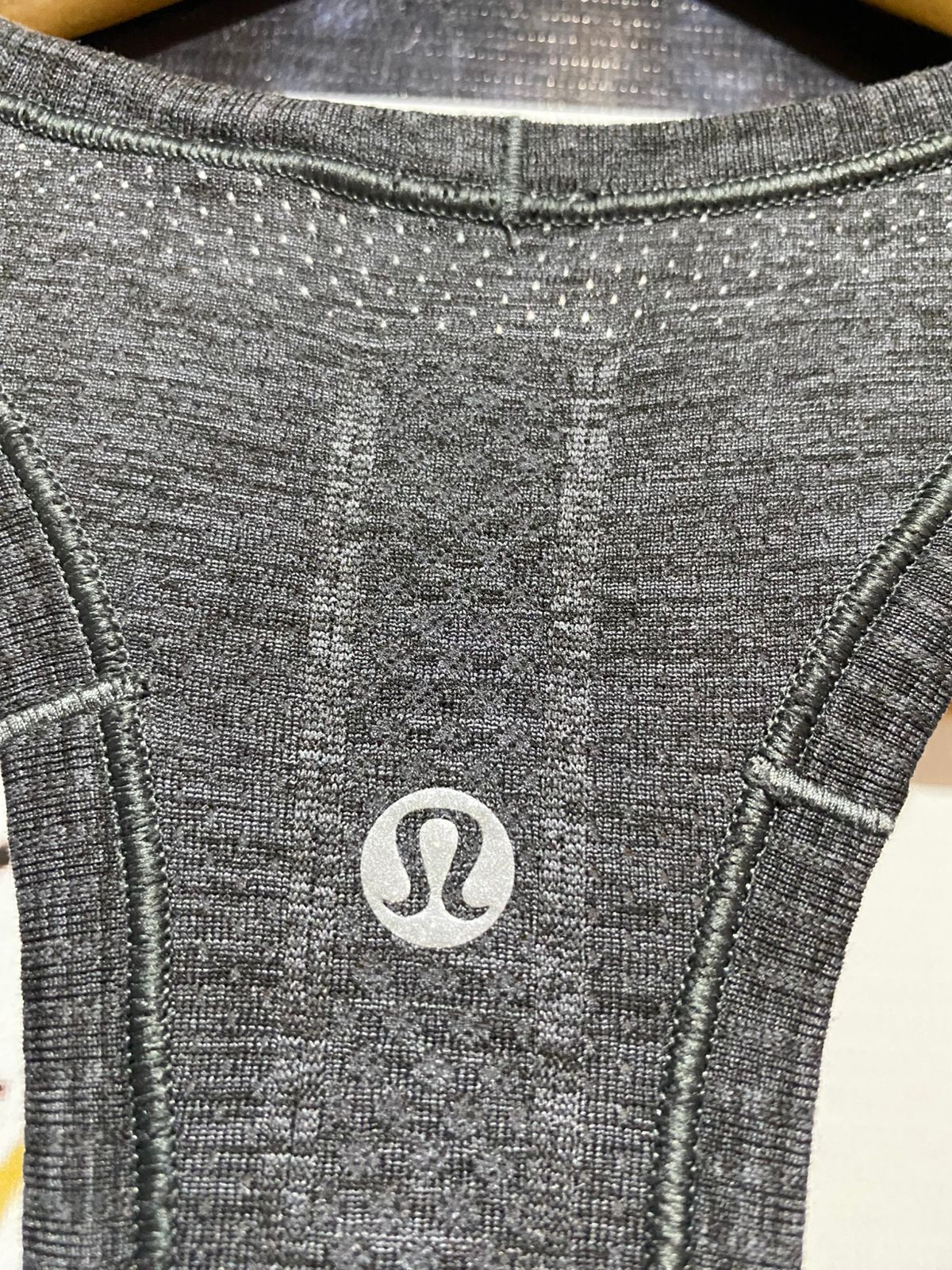 LULULEMON |M| BUST 17| SWIFTLY TECH RACERBACK TANK TOP