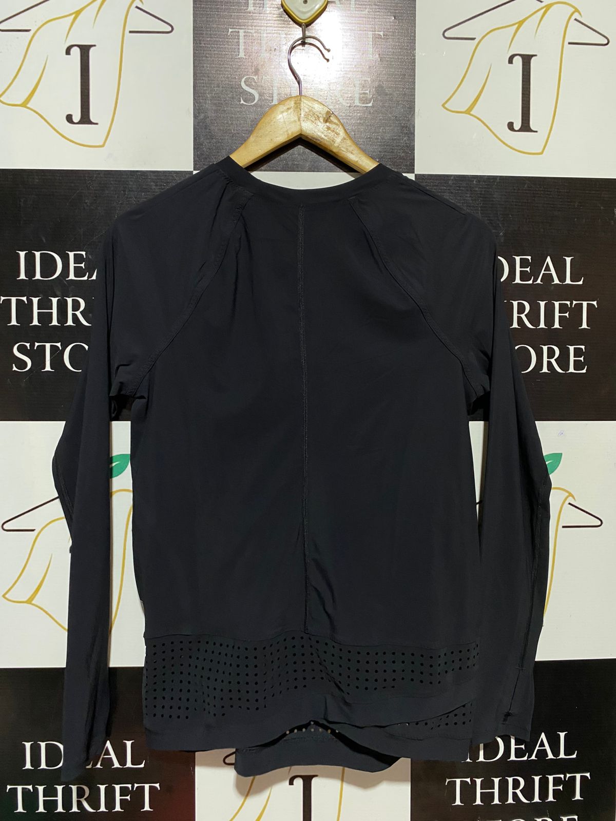 LULULEMON |M| BUST 18| PREMIUM PERFORMANCE LONG-SLEEVE TRAINING TOP – ONYX BLACK