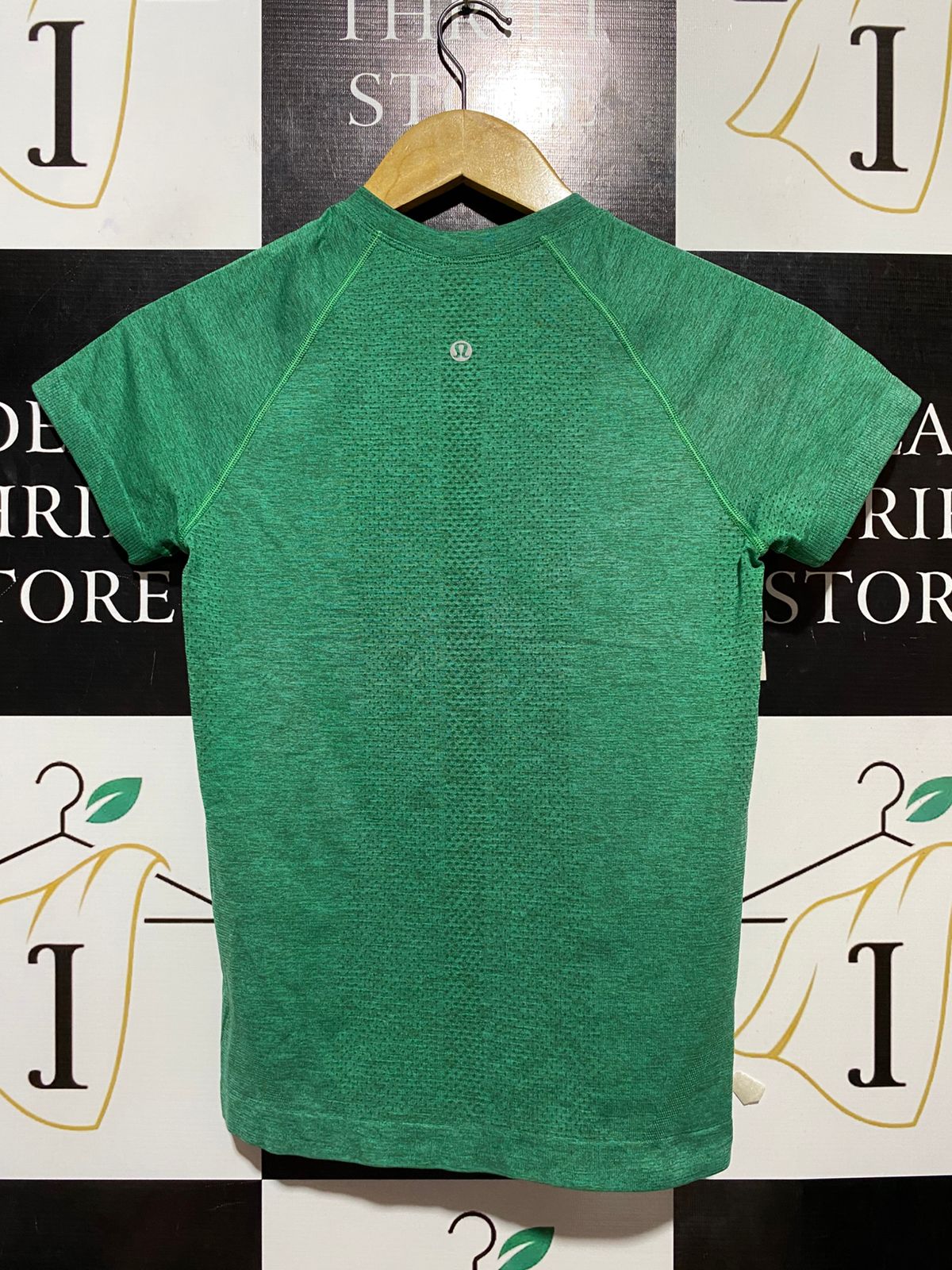 LULULEMON |XS| BUST 14| PREMIUM SEAMLESS SHORT-SLEEVE PERFORMANCE TEE – KELLY GREEN