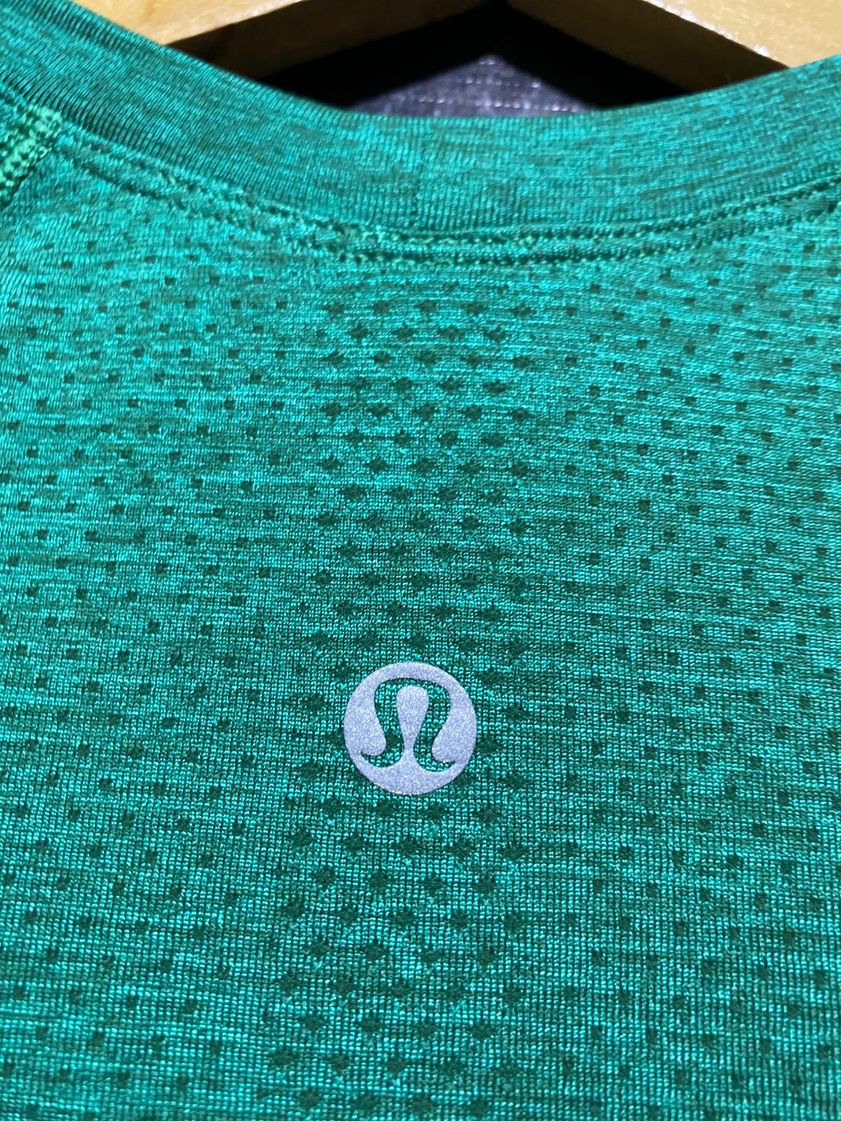 LULULEMON |XS| BUST 14| PREMIUM SEAMLESS SHORT-SLEEVE PERFORMANCE TEE – KELLY GREEN
