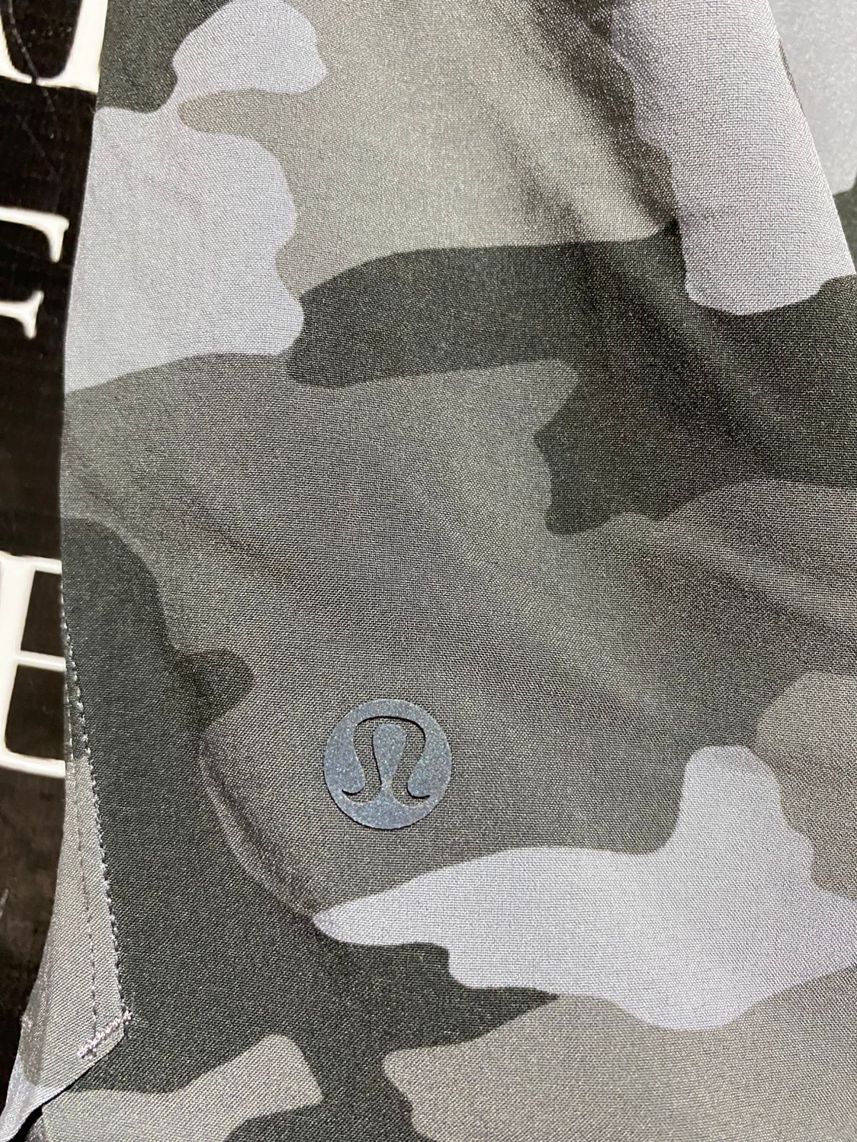 LULULEMON |L| WAIST 30| PACE BREAKER LINERLESS SHORTS 7" - GREY CAMO
