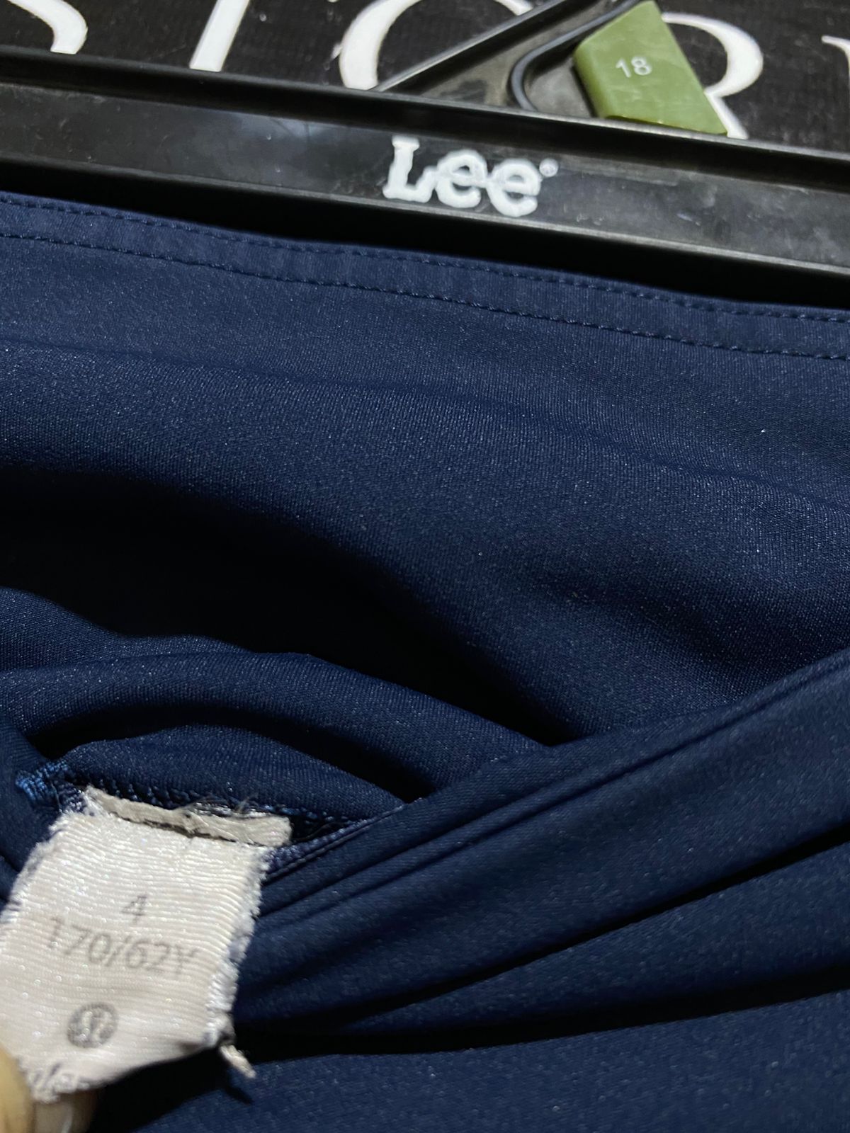 LULULEMON |XS| WAIST 24| FAST AND FREE HIGH-RISE CROP 23" - NAVY BLUE