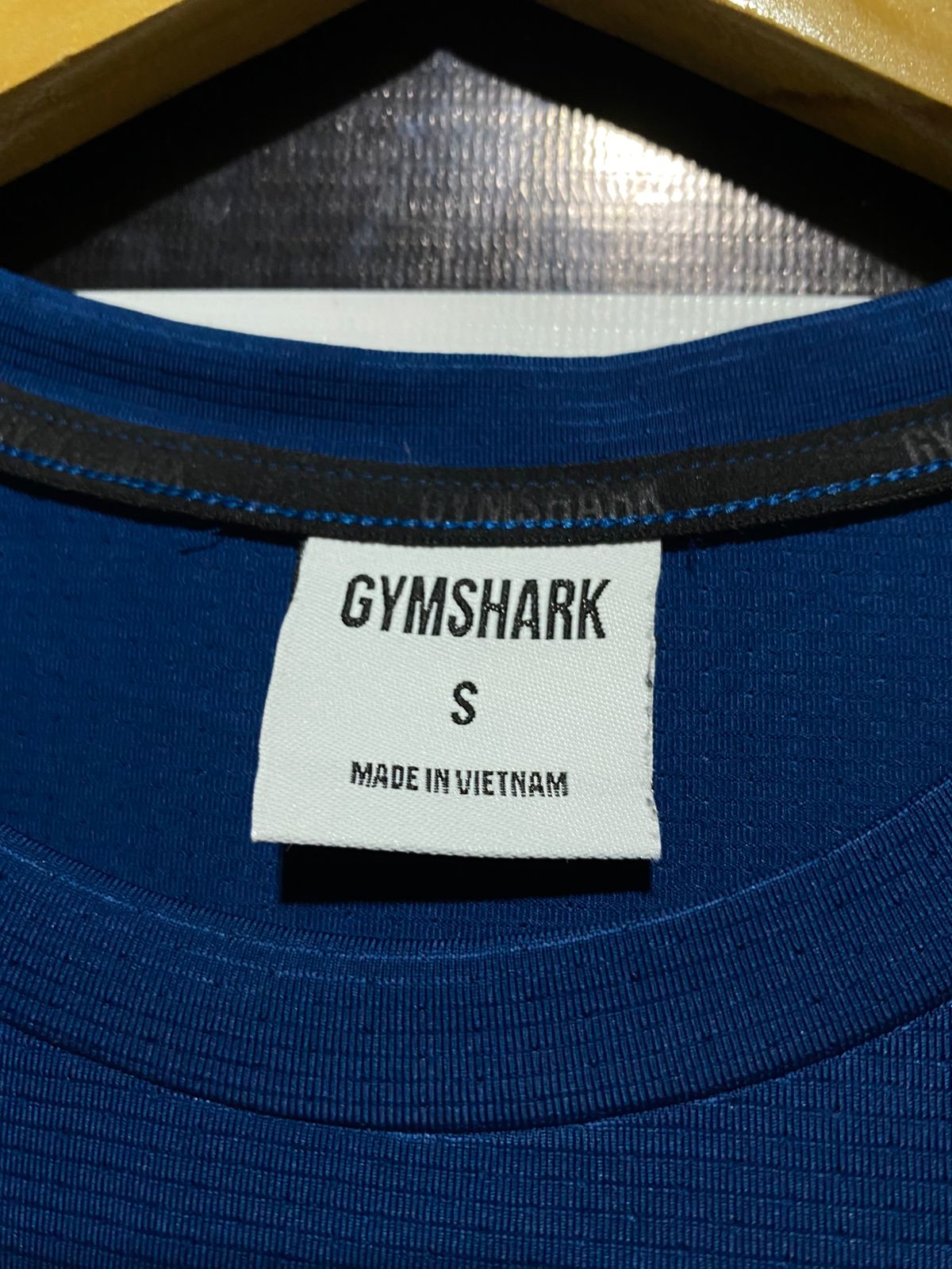 GYMSHARK |S| BUST 18| CREST SWEATSHIRT - PREMIUM BLACK