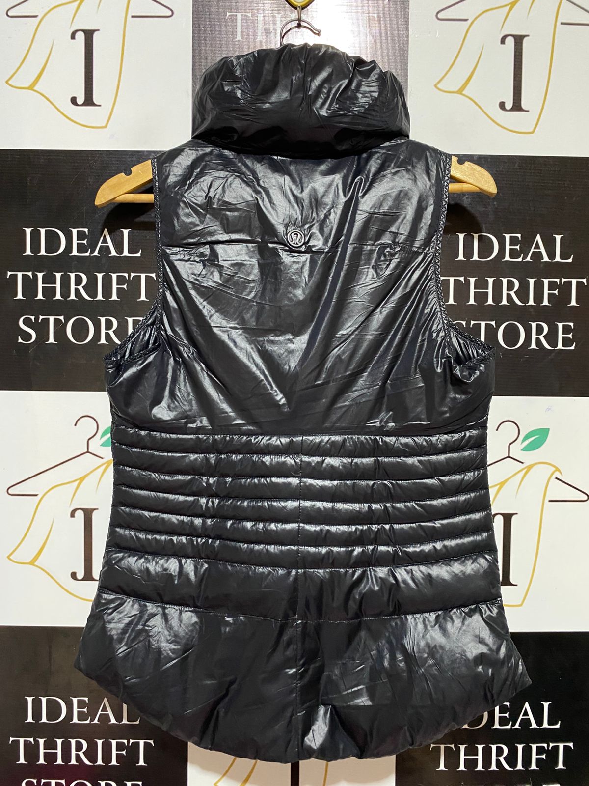 LULULEMON |M| BUST 18| DOWN FOR IT ALL VEST IN BLACK