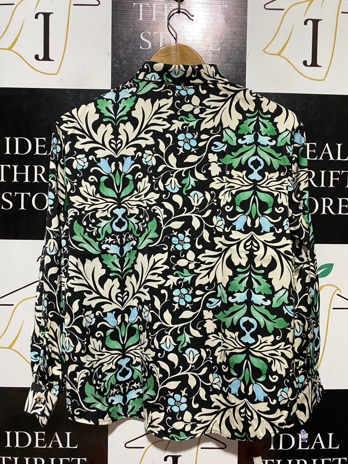MAX|M| BUST 19| B23| FLORAL DAMASK BUTTON-DOWN BLOUSE