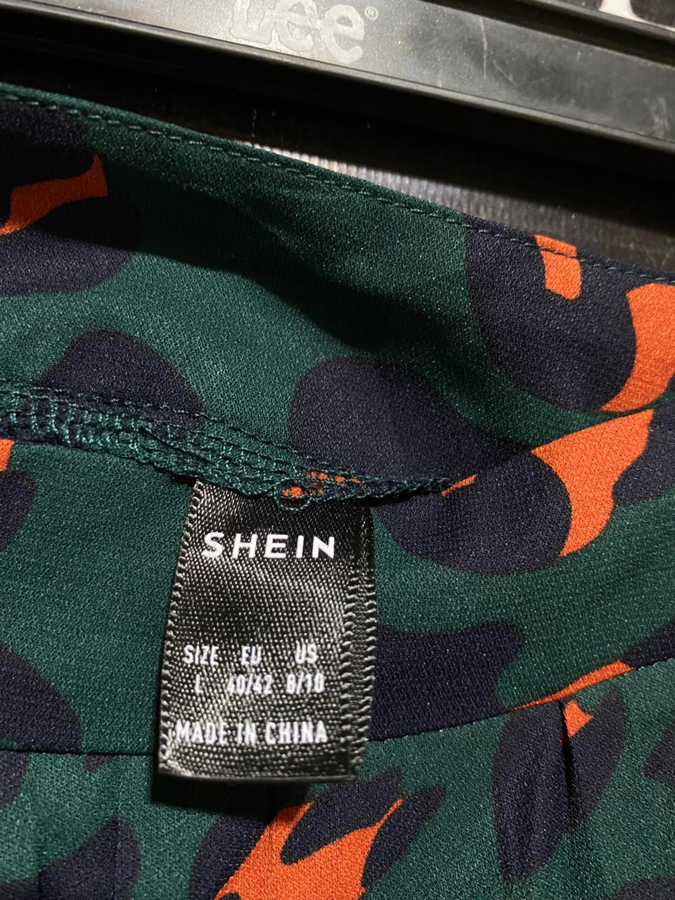 SHEIN |L| WAIST 32| B23| VIBRANT LEOPARD PRINT PLEATED MAXI SKIRT