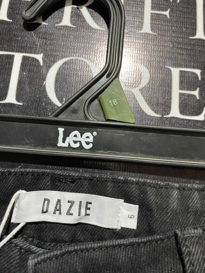 DAZIE |S| WAIST 26| B24| PREMIUM BLACK DISTRESSED DENIM JEANS - HIGH-RISE STRAIGHT-LEG APPAREL