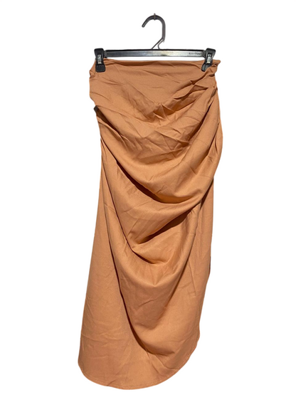 PRETTYLITTLE THING |XS| WAIST 24| B24| CHIC RUCHED TAN MIDI SKIRT - ELEGANT DRAPED HIGH-WAISTED DESIGN