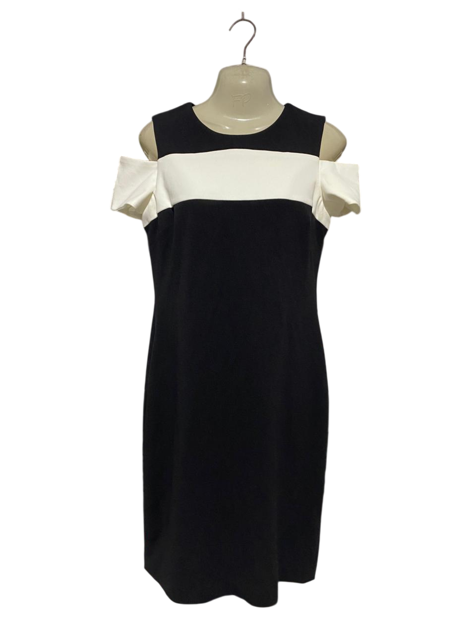 TOMMY HILFIER |M| BUST 18| B25| WOMEN'S CHIC BLACK AND WHITE COLOR-BLOCK COLD-SHOULDER SHIFT DRESS