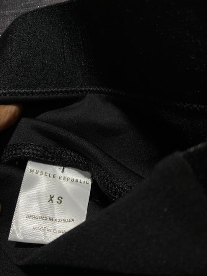 MUSCLE REPUBLIC |XS| WAIST 23| B25| WOMEN'S HIGH-WAISTED PERFORMANCE BIKER SHORTS WITH POCKETS