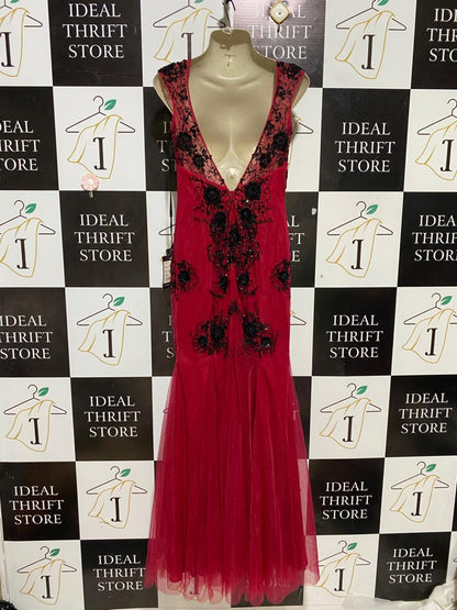 JADORE |M| BUST 18| B25| WOMEN'S CRIMSON RED EMBELLISHED MERMAID GOWN WITH BLACK LACE APPLIQUÉ