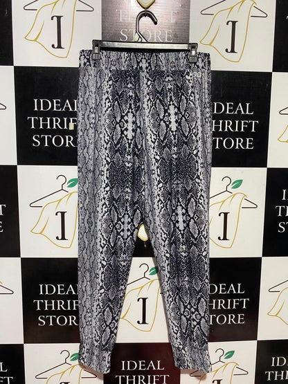 LORNA JANE |L| WAIST 30| B24| CHIC SNAKESKIN PRINT TAPERED TROUSERS - BOLD MONOCHROME ANIMAL PRINT PANTS