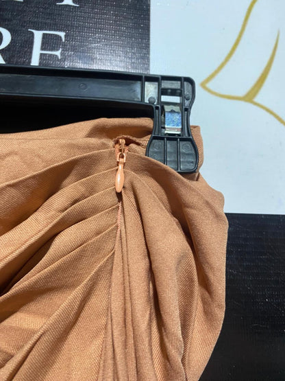 PRETTYLITTLE THING |XS| WAIST 24| B24| CHIC RUCHED TAN MIDI SKIRT - ELEGANT DRAPED HIGH-WAISTED DESIGN