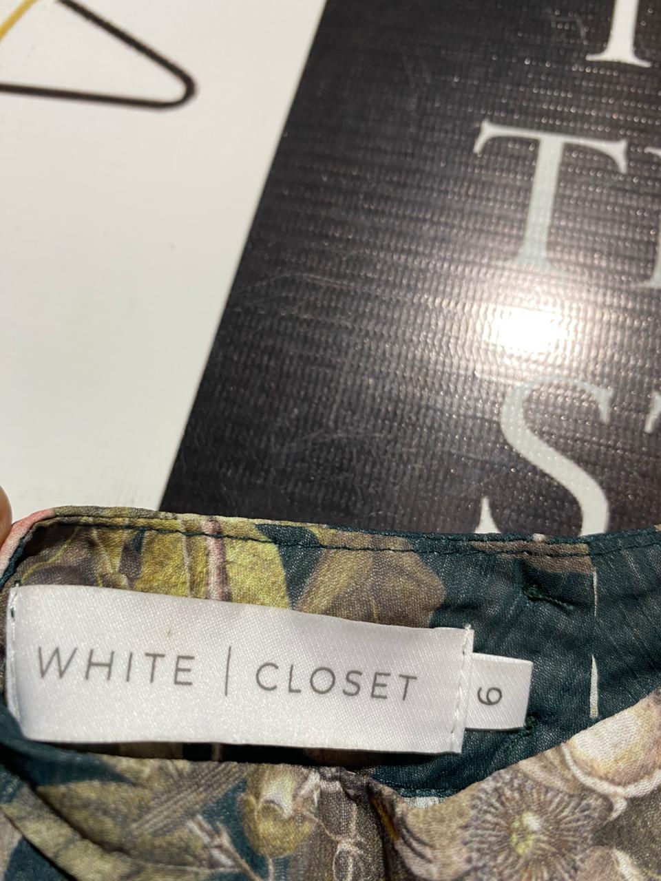 WHITE CLOSET |M| BUST FREE| B24| PREMIUM FLORAL COLD-SHOULDER HIGH-LOW TOP