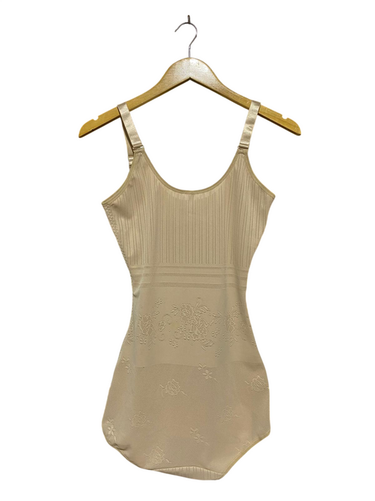 |M| BUST 15| C1| PREMIUM SEAMLESS FLORAL SHAPEWEAR CAMISOLE