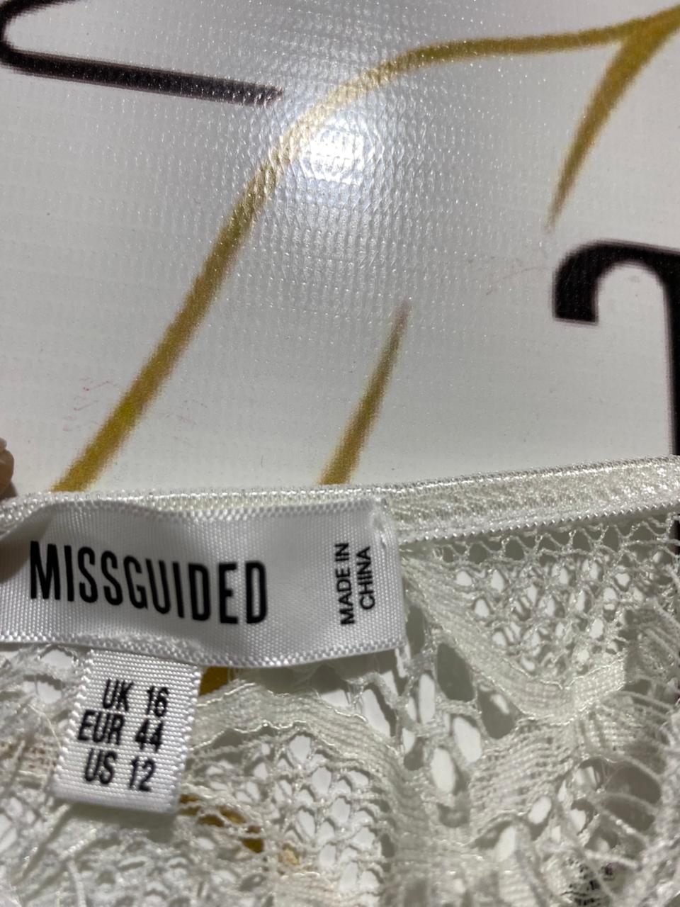MISSGUIDED |M| BUST 17| C1| ELEGANT WHITE LACE BODYSUIT – SHEER FLORAL DESIGN