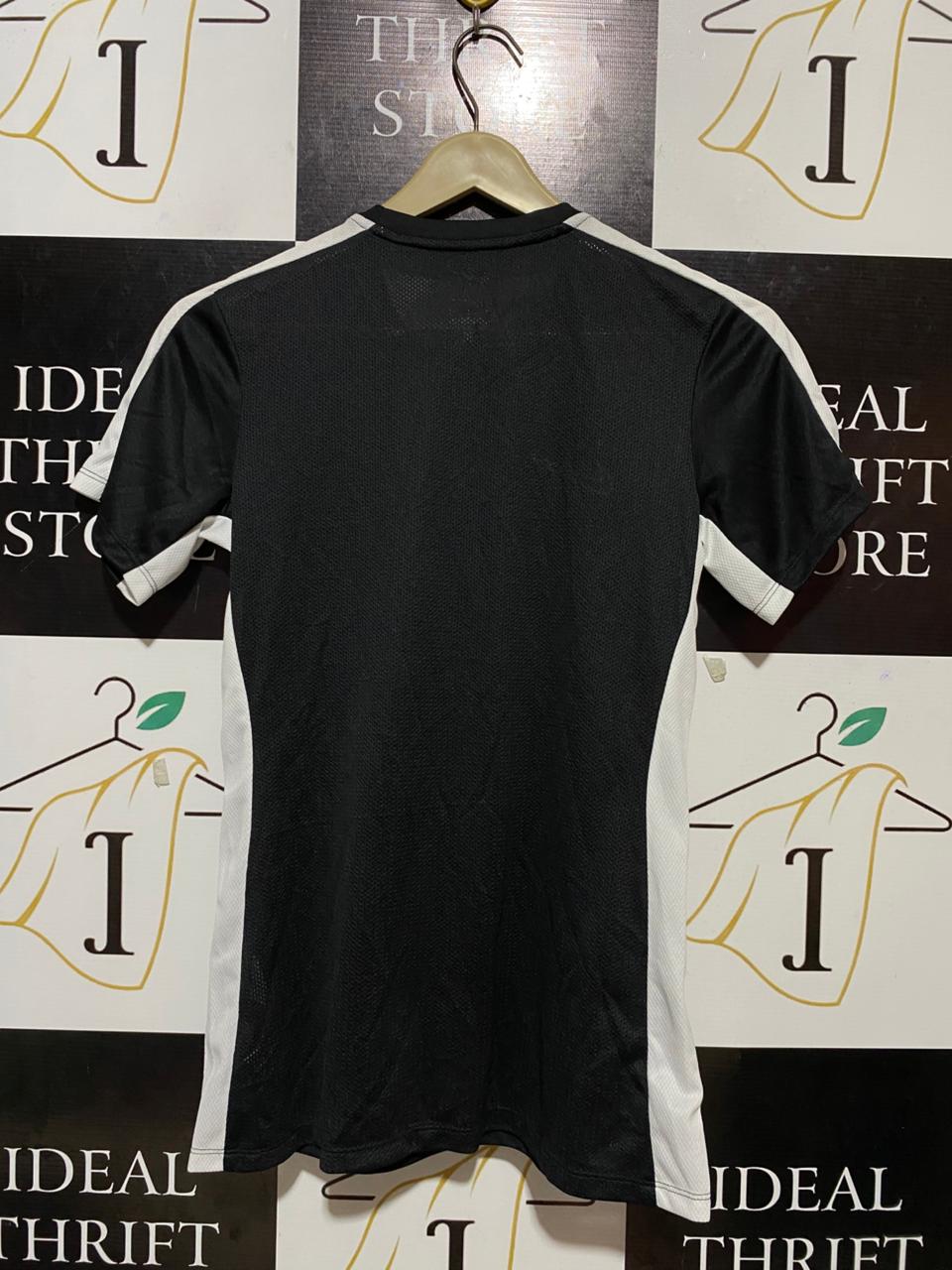 NIKE |M| BUST 18| B25| ACADEMY DRI-FIT SHORT-SLEEVE TRAINING TOP - BLACK/WHITE