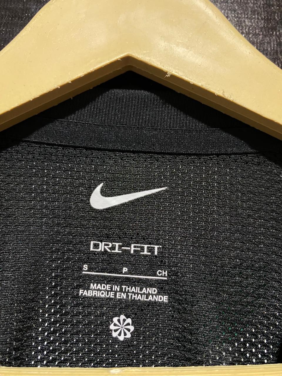 NIKE |M| BUST 18| B25| ACADEMY DRI-FIT SHORT-SLEEVE TRAINING TOP - BLACK/WHITE