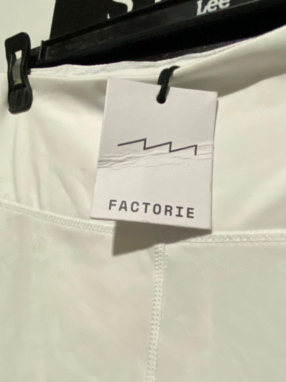 FACTORIE |S| WAIST 26| B25| WOMEN'S HIGH-RISE BIKER SHORTS – ARCTIC WHITE