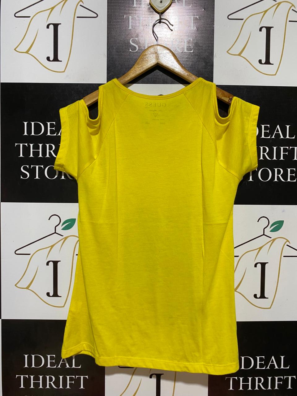 GUESS |M| BUST 17| B26| COLD-SHOULDER LOGO EMBELLISHED TEE